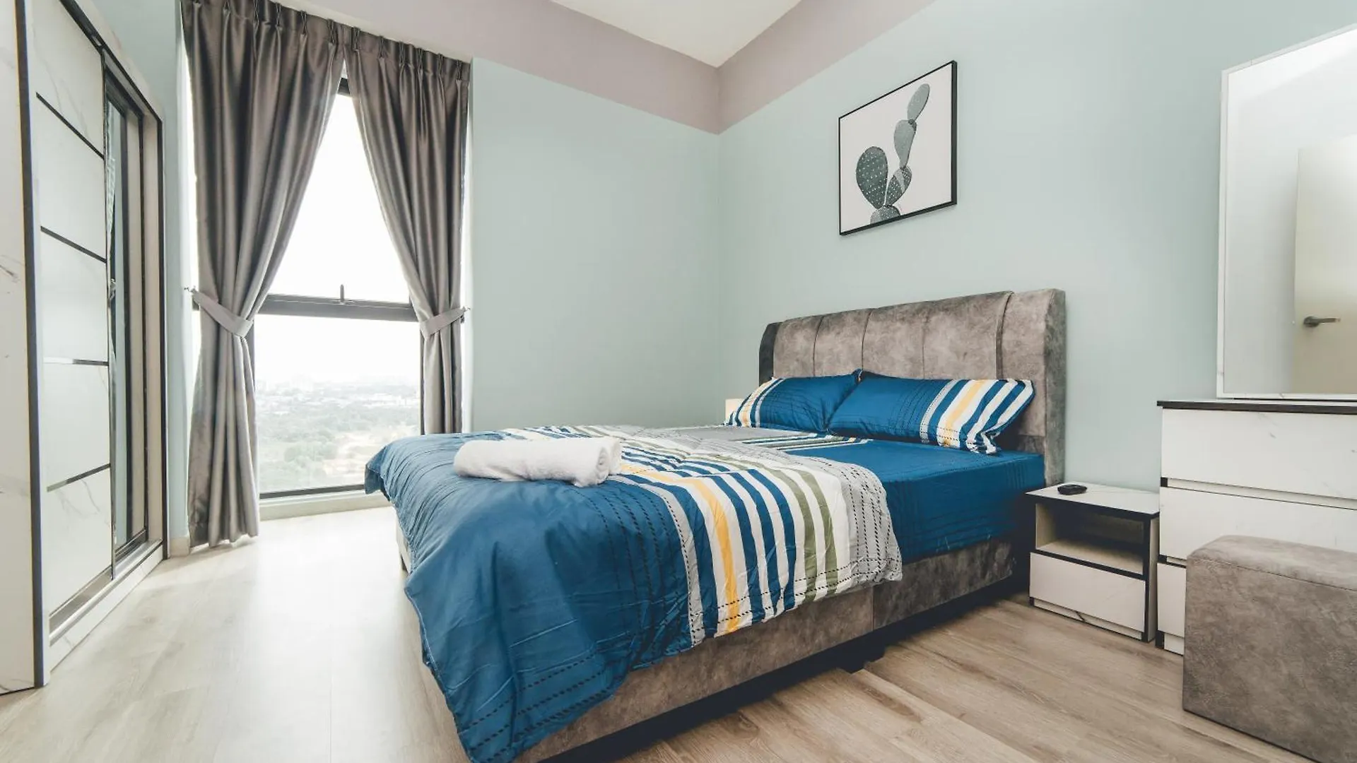 Mosaic Southkey Blue7 3Br 8Pax By Our Stay Johor Bahru Apartment