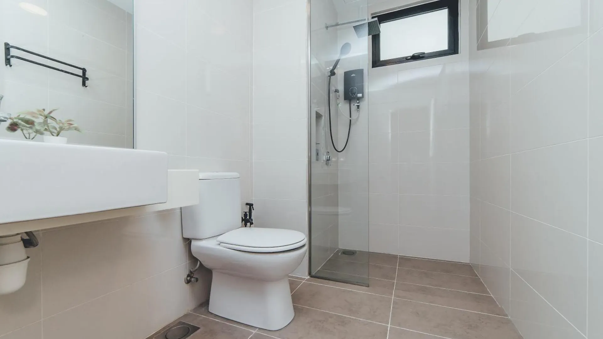 Mosaic Southkey Blue7 3Br 8Pax By Our Stay Johor Bahru