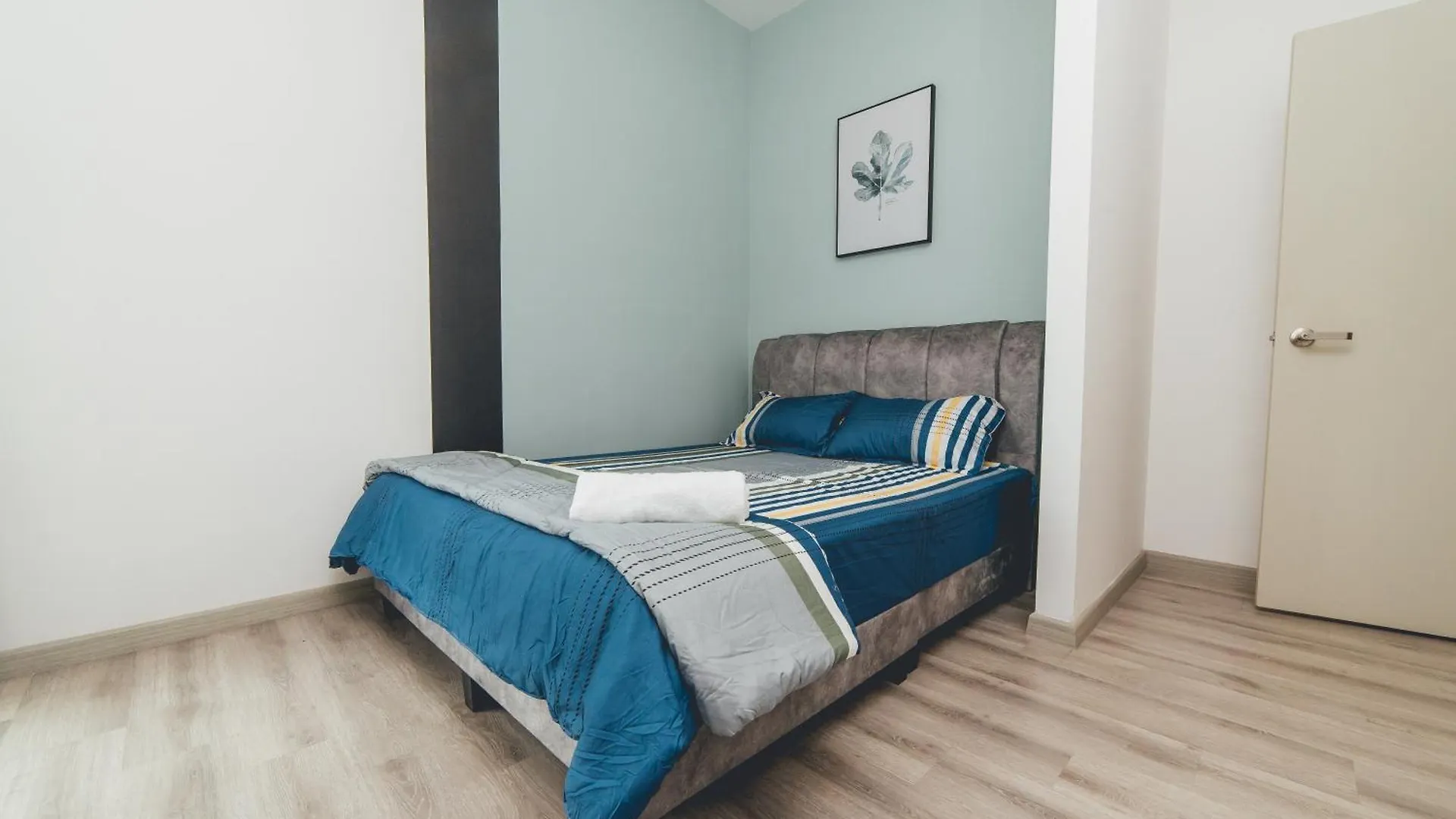 Mosaic Southkey Blue7 3Br 8Pax By Our Stay Johor Bahru Apartment